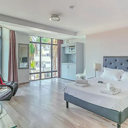 Apartmanhotel Adonis Le Rouet - Adriana