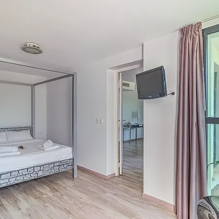 Apartmanhotel Adonis Le Rouet - Adriana