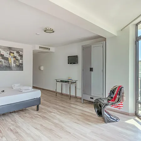 Apartmanhotel Adonis Le Rouet - Adriana